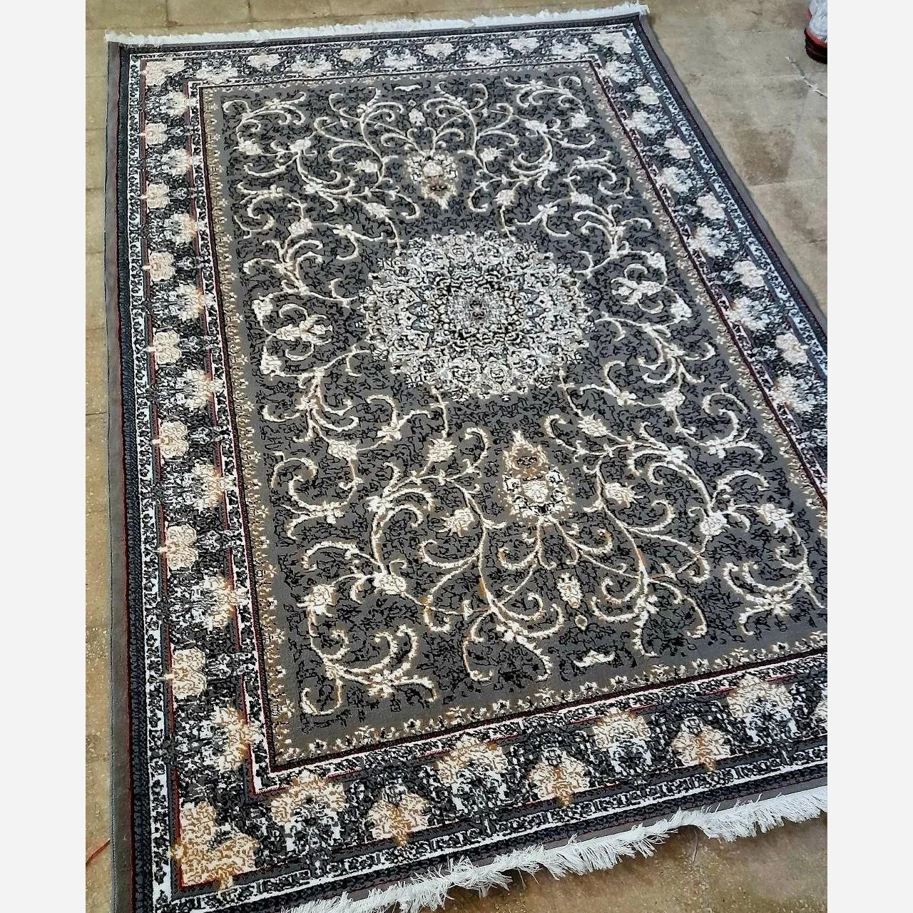 فرش طرح700شانه 4متری فرش حراجی (پس کرایه)